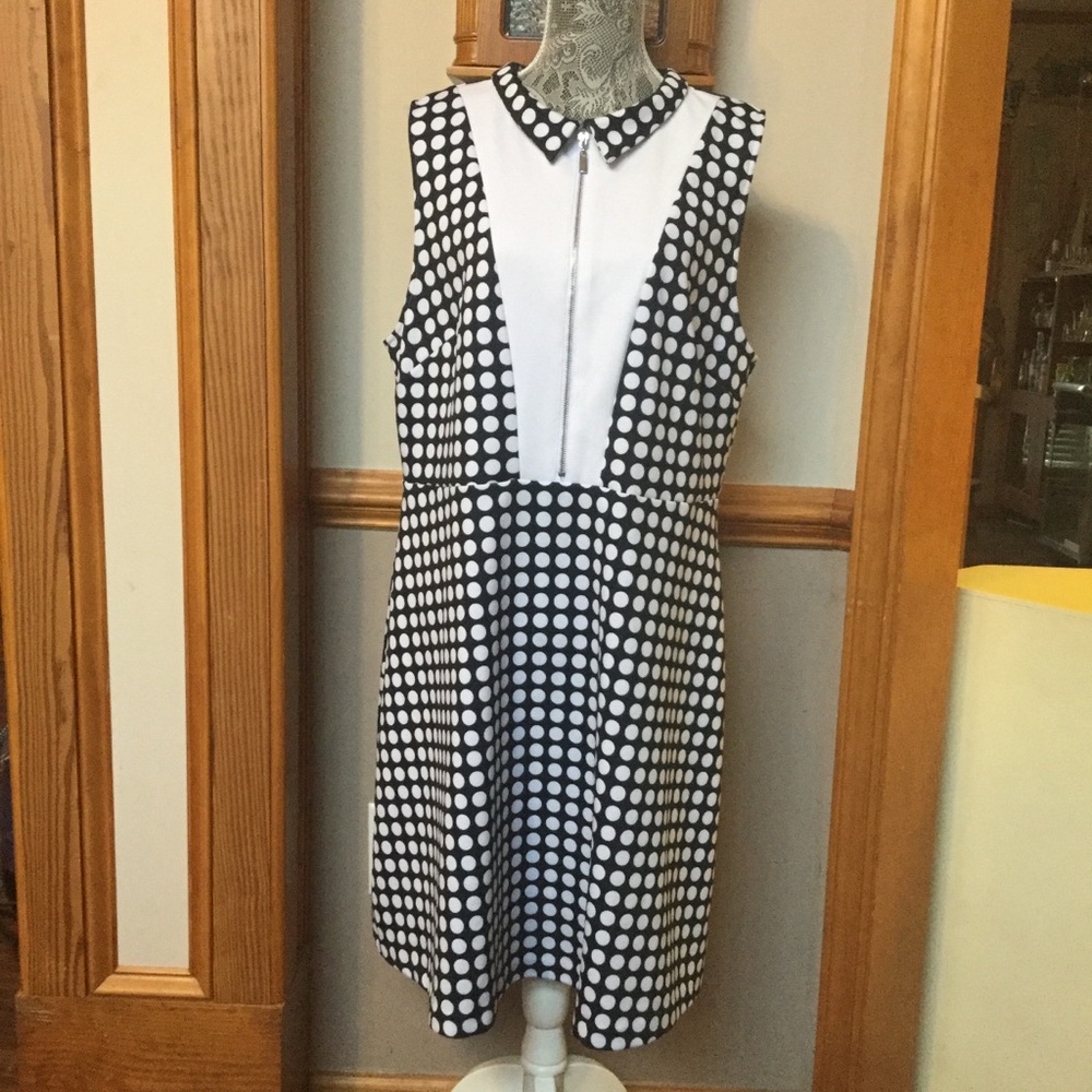 Sleeveless polka dot dress